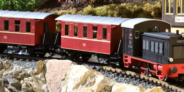 38126 DB V20 Passenger Starter Set w/ Analog Sound (G-Scale)