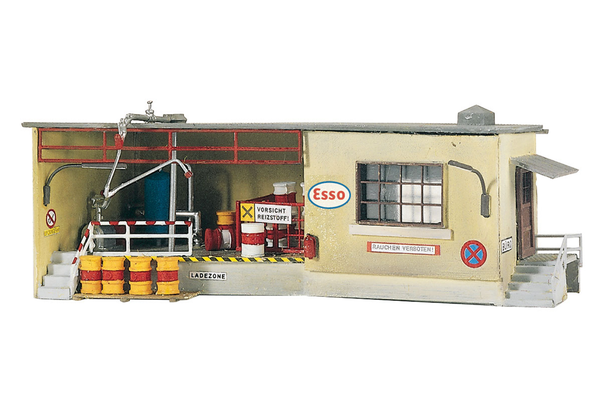 61106 Classic Line Tank Station Office, Building Kit (HO-Scale)