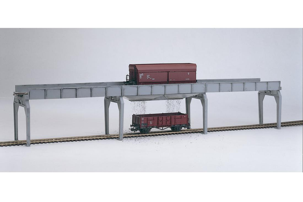 61122 Classic Line Unloading Bridge for Hopper Cars, Building Kit (HO-Scale)