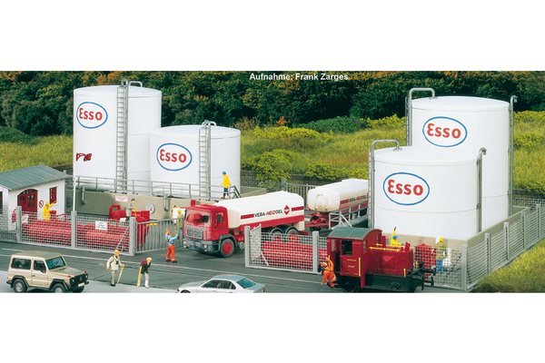 61141 Classic Line ESSO Tank Farm Complex, Building Kit (HO-Scale)