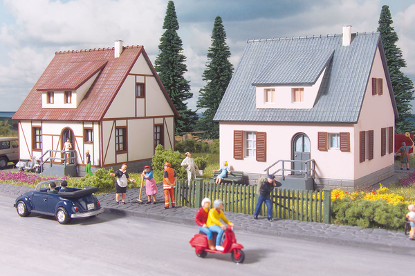 61145 Classic Line Neuburg Cottages, Building Kit (HO-Scale)