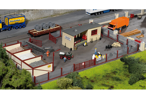 61153 Classic Line Neustadt Gravel Yard, Building Kit (HO-Scale)