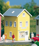 62067 Garden City Sunny Pharmacy, Building Kit (G-Scale)