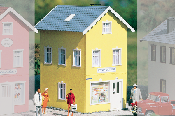 62067 Garden City Sunny Pharmacy, Building Kit (G-Scale)