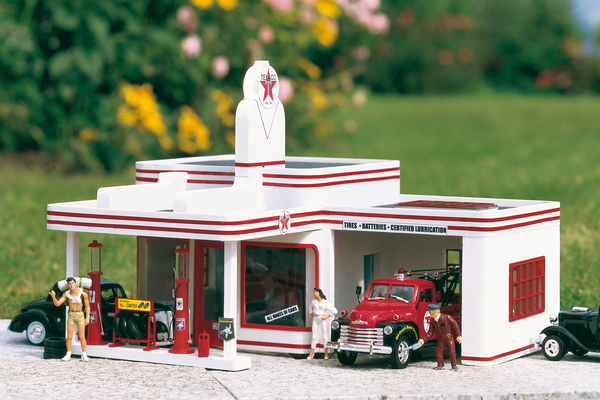 62251 Filling Station, Building Kit (G-Scale)