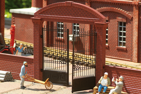 62289 Factory Gate (G-Scale)