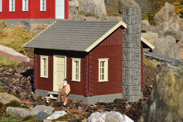 62716 River City Tommy's Cabin Built-Up Building (G-Scale)
